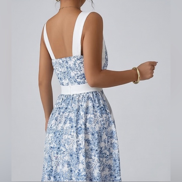 LAST ONE 🔥 Serene Azure Floral V-Neck Maxi Dress With Pockets Blue - Picture 5 of 8